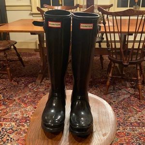 Slightly used Hunter Boots - Tall - Gloss Blk